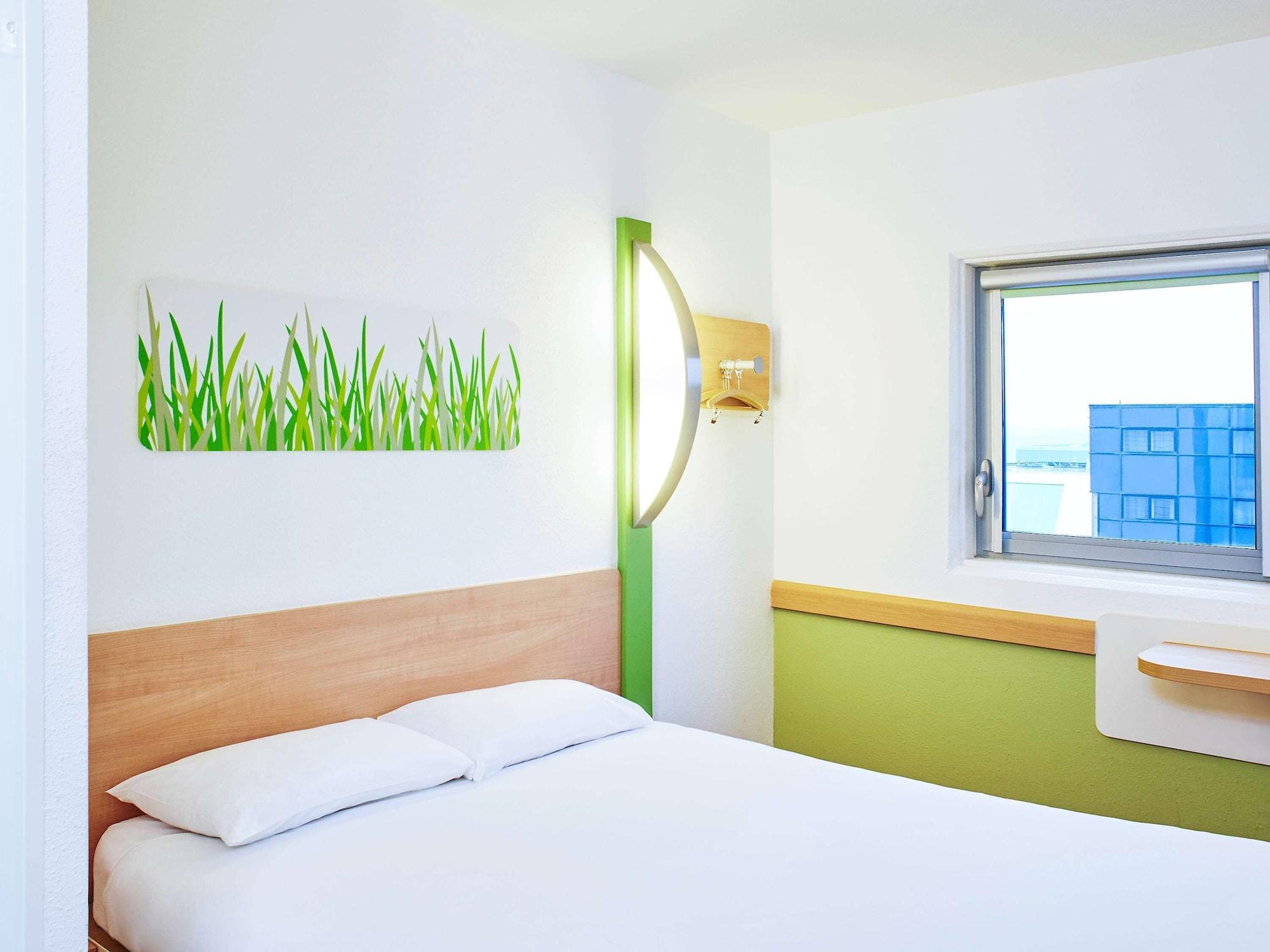 ibis Birmingham International Airport – NEC Hotel Bickenhill Bagian luar foto