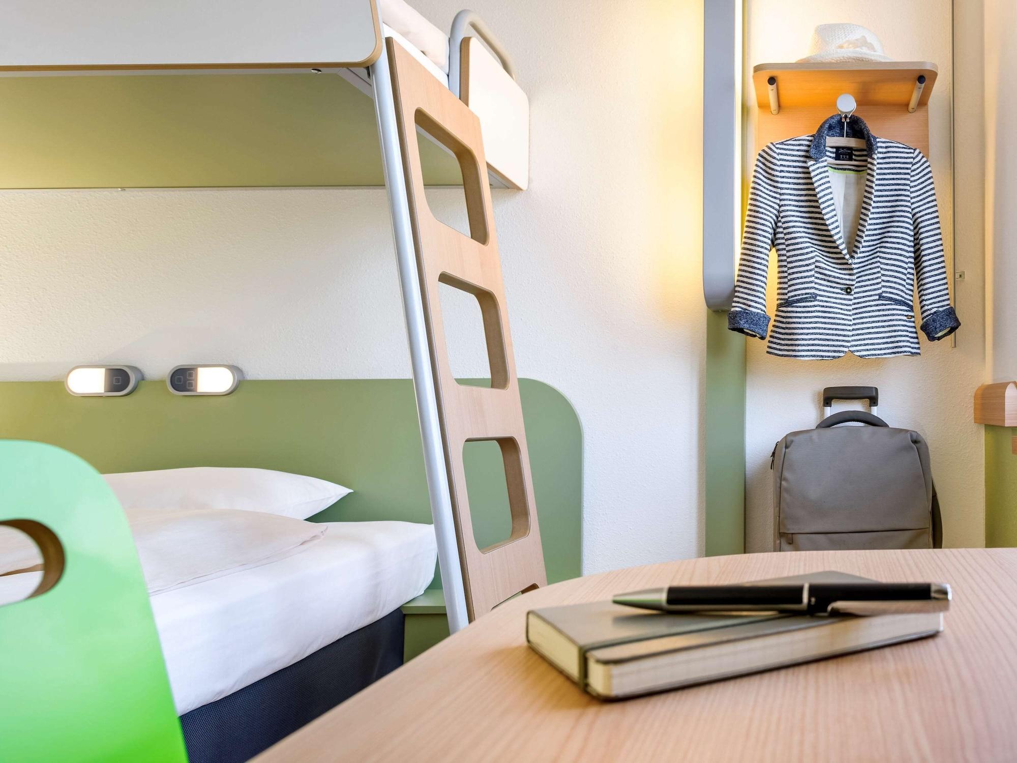 ibis Birmingham International Airport – NEC Hotel Bickenhill Bagian luar foto