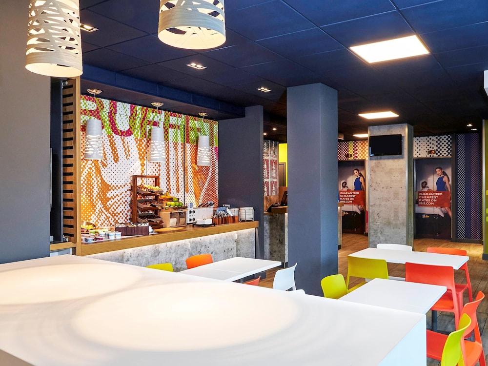 ibis Birmingham International Airport – NEC Hotel Bickenhill Bagian luar foto